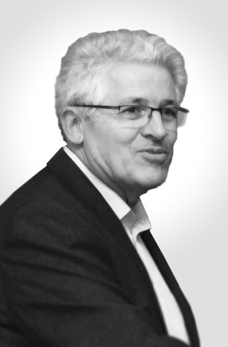 Dr. Benczúr András